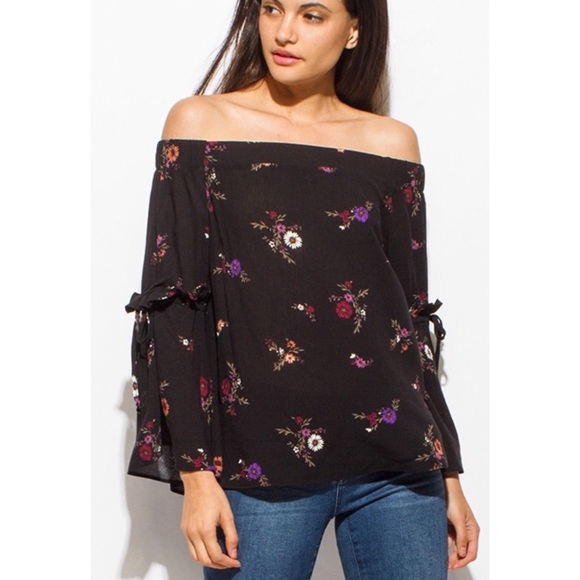 Last 1 Small! Floral Off the Shoulder Top - Picture 3 of 7